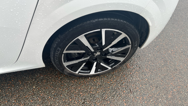 Peugeot 208 1.2 PureTech 100 Allure 5dr EAT8 Petrol Hatchback